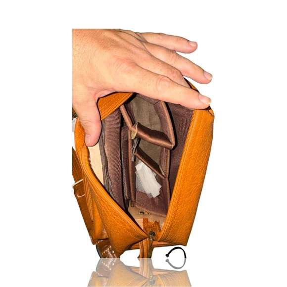 Vintage Leather Camera Bag for Large Film or DSL Camera: Full Zip: Beautiful - Picture 5 of 7